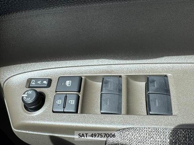 Toyota SIENTA 2024-09 7502830-27