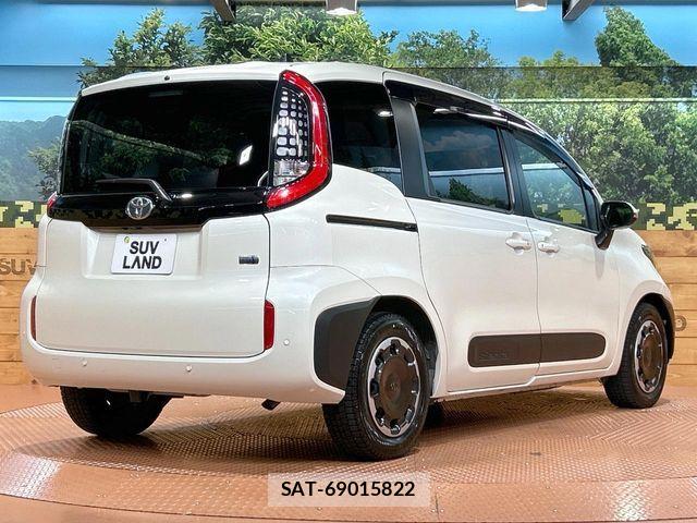 Toyota SIENTA 2023-04 7502832-16