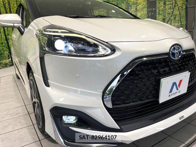 Toyota SIENTA 2021-09 7562850-12
