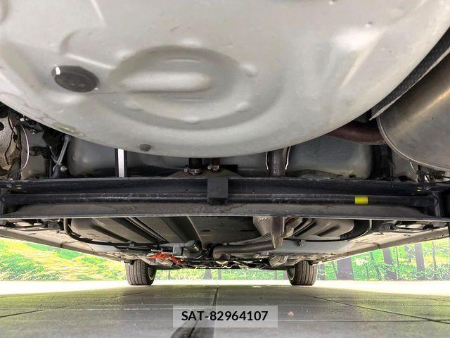 Toyota SIENTA 2021-09 7562850-17