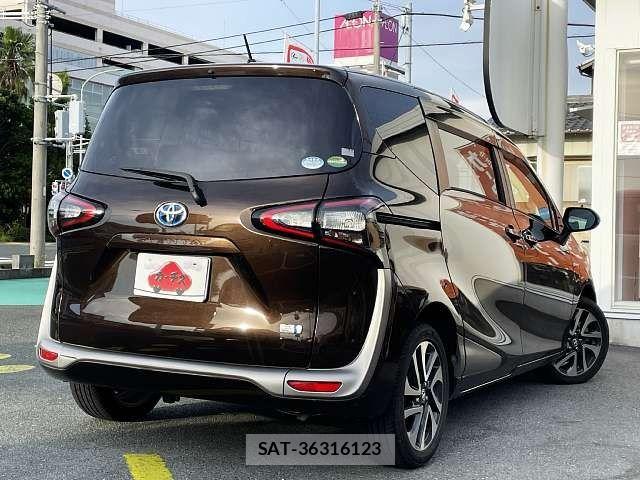 Toyota SIENTA 2016-03 7562852-2