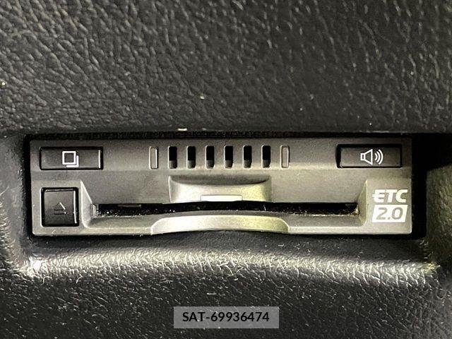 Toyota SIENTA 2017-05 7562851-6