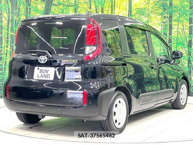 Toyota SIENTA 2023-07 7562842-18