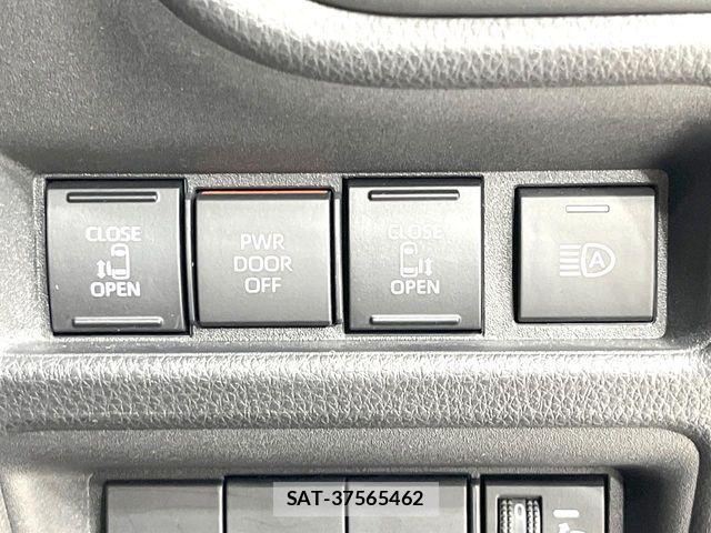 Toyota SIENTA 2023-07 7562842-7