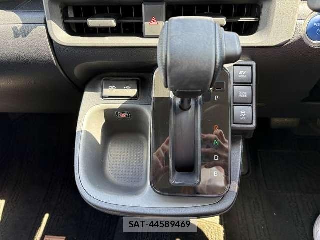 Toyota SIENTA 2024-05 7562848-13
