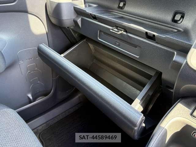 Toyota SIENTA 2024-05 7562848-24