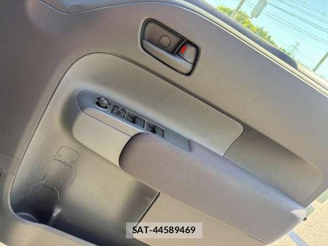 Toyota SIENTA 2024-05 7562848-25