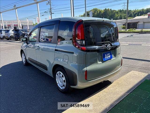 Toyota SIENTA 2024-05 7562848-2