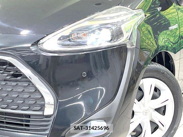 Toyota SIENTA 2018-09 7562849-14
