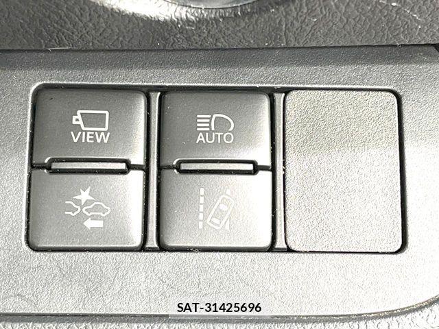 Toyota SIENTA 2018-09 7562849-5