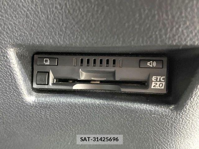 Toyota SIENTA 2018-09 7562849-6