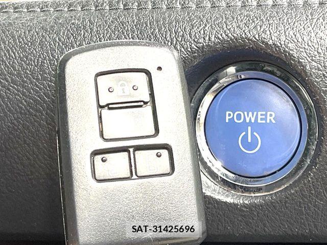 Toyota SIENTA 2018-09 7562849-8