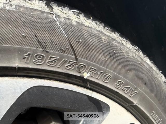 Toyota SIENTA 2015-08 7562856-9