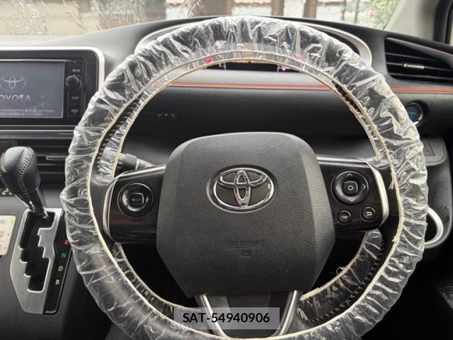 Toyota SIENTA 2015-08 7562856-14