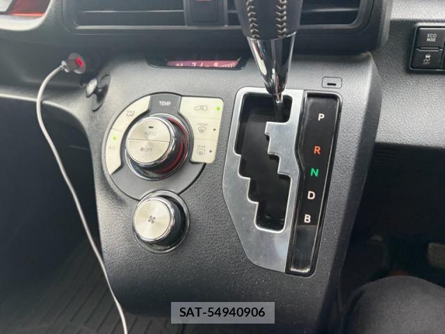Toyota SIENTA 2015-08 7562856-22