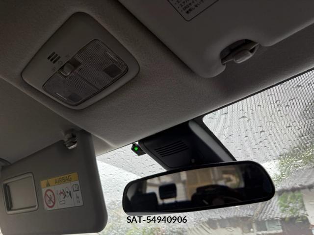 Toyota SIENTA 2015-08 7562856-24