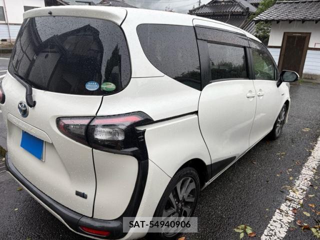 Toyota SIENTA 2015-08 7562856-3
