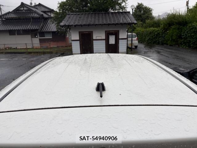 Toyota SIENTA 2015-08 7562856-5