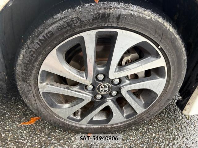 Toyota SIENTA 2015-08 7562856-8