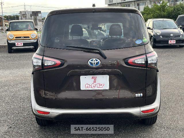 Toyota SIENTA 2018-08 7562853-11