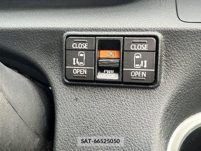 Toyota SIENTA 2018-08 7562853-16