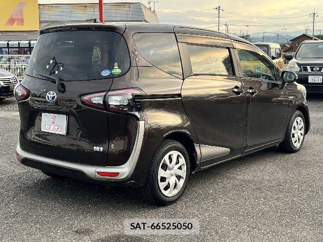 Toyota SIENTA 2018-08 7562853-2