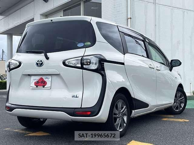 Toyota SIENTA 2017-02 7620104-2