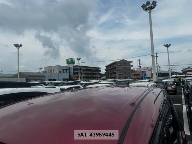 Toyota SIENTA 2016-02 7620108-11