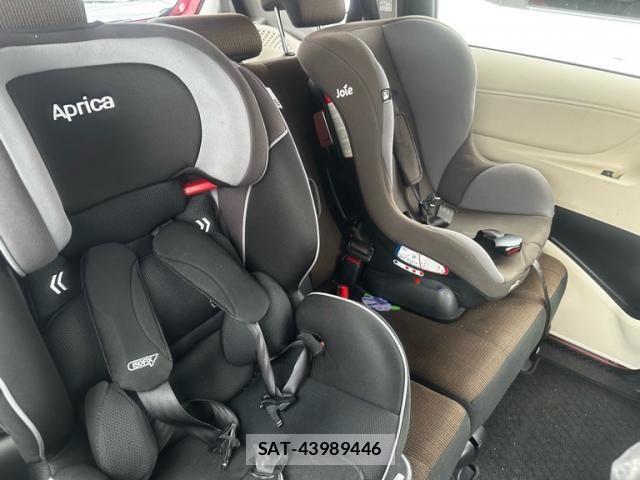 Toyota SIENTA 2016-02 7620108-14