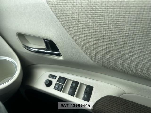 Toyota SIENTA 2016-02 7620108-16