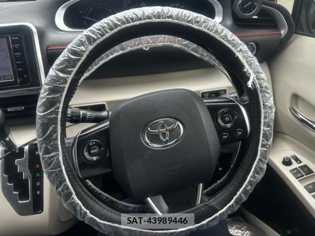 Toyota SIENTA 2016-02 7620108-19