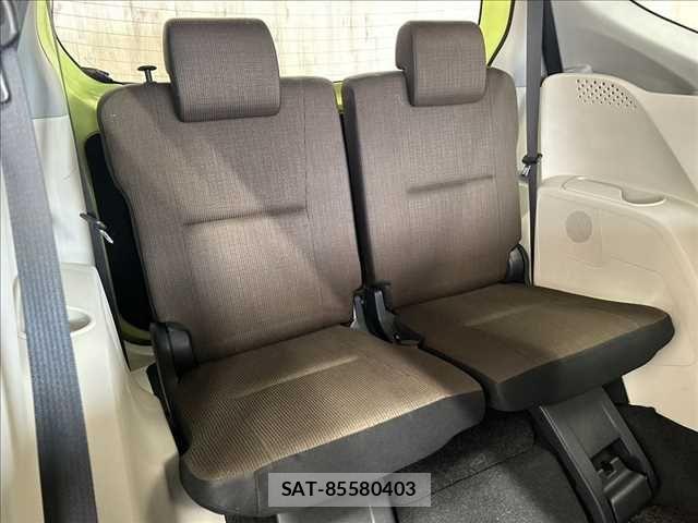 Toyota SIENTA 2015-07 7620103-12