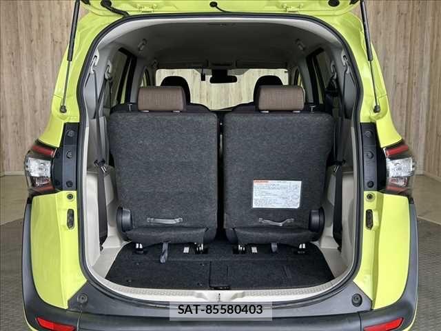 Toyota SIENTA 2015-07 7620103-13