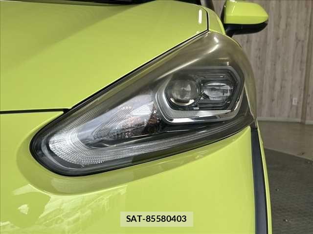 Toyota SIENTA 2015-07 7620103-25