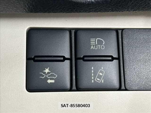 Toyota SIENTA 2015-07 7620103-7