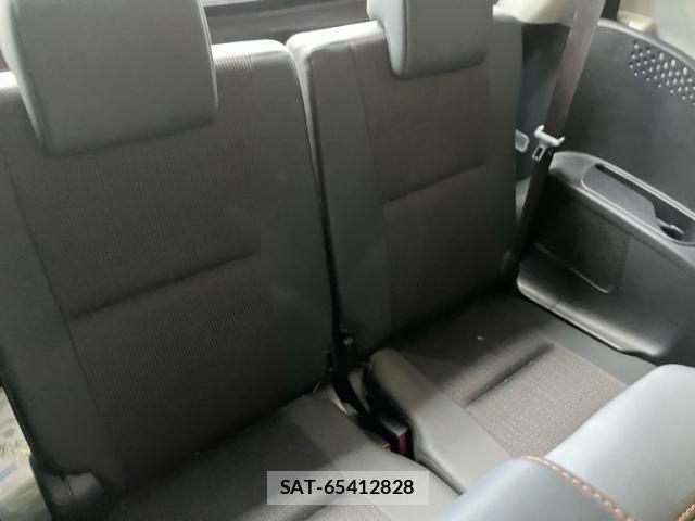 Toyota SIENTA 2018-10 7620105-9
