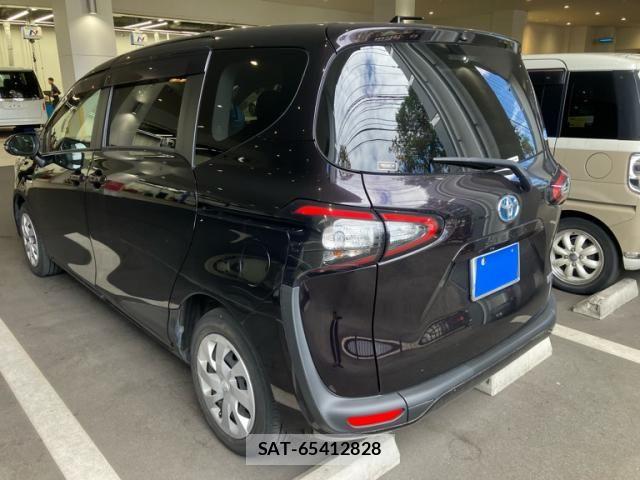 Toyota SIENTA 2018-10 7620105-11