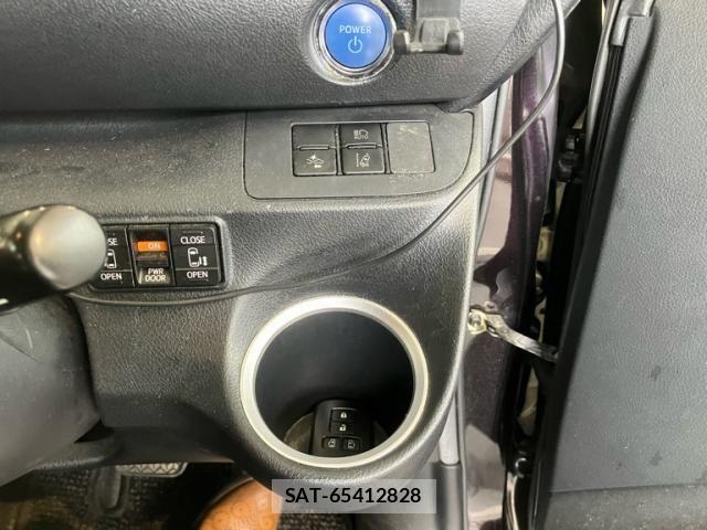 Toyota SIENTA 2018-10 7620105-14