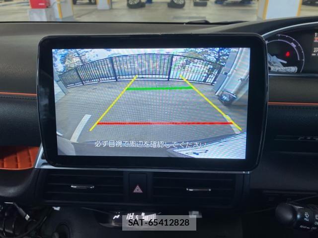 Toyota SIENTA 2018-10 7620105-21