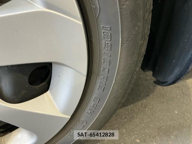 Toyota SIENTA 2018-10 7620105-3