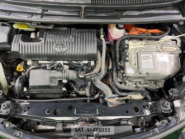 Toyota SIENTA 2015-09 7620099-17