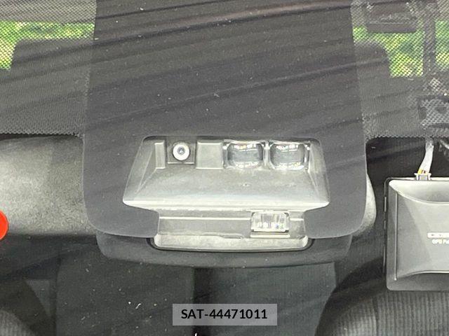 Toyota SIENTA 2015-09 7620099-3