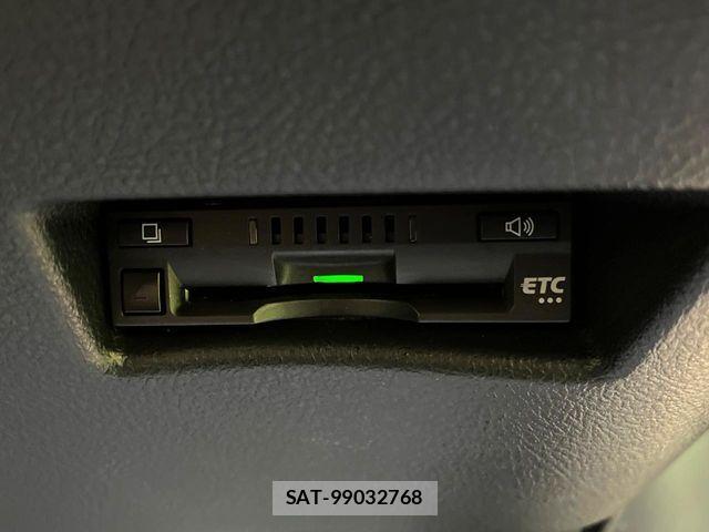 Toyota SIENTA 2022-03 7620062-6