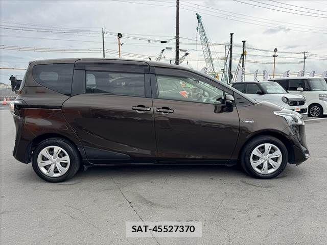 Toyota SIENTA 2019-09 7620082-11