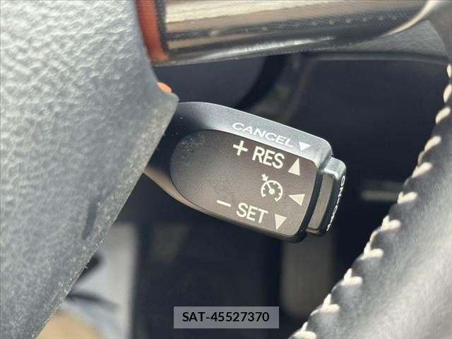 Toyota SIENTA 2019-09 7620082-5