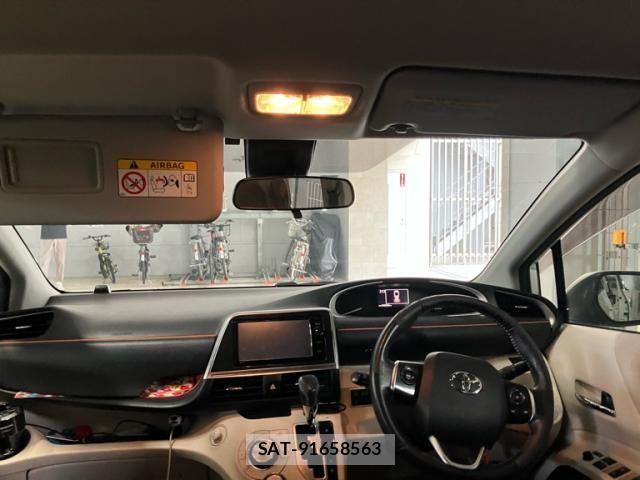 Toyota SIENTA 2015-11 7620111-10