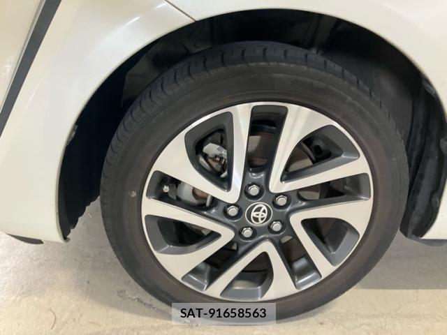 Toyota SIENTA 2015-11 7620111-5