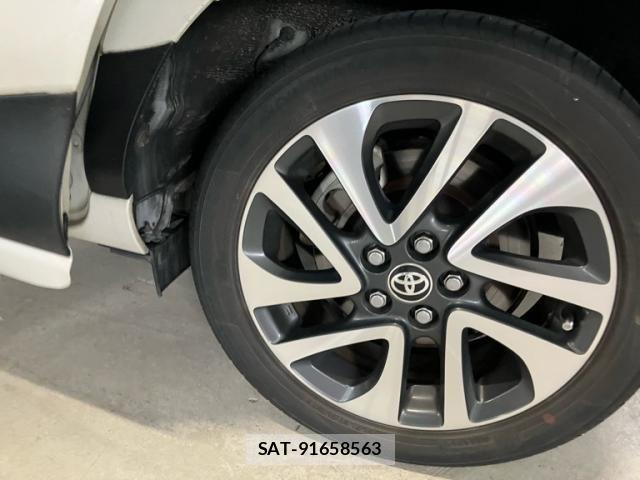 Toyota SIENTA 2015-11 7620111-6
