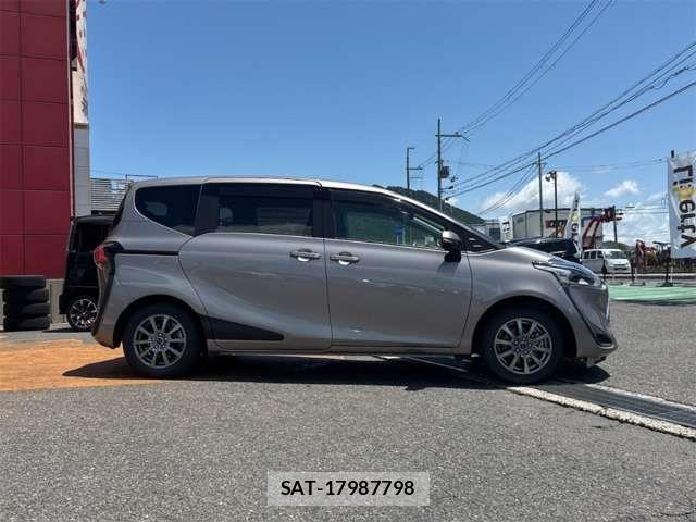 Toyota SIENTA 2022-02 7620075-10