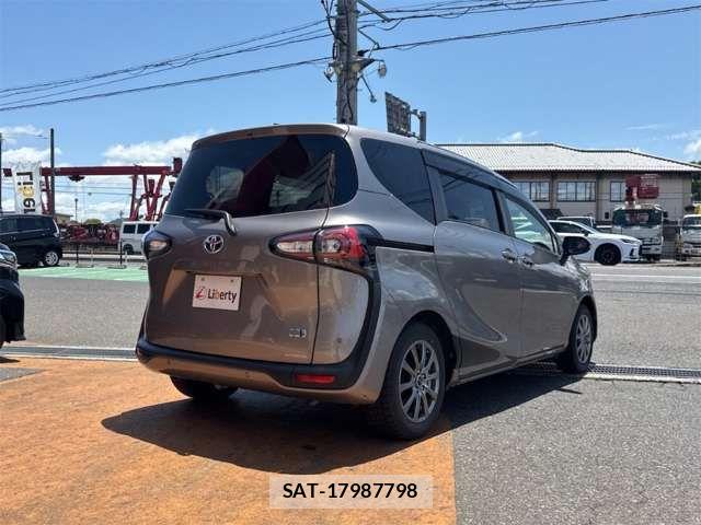 Toyota SIENTA 2022-02 7620075-11